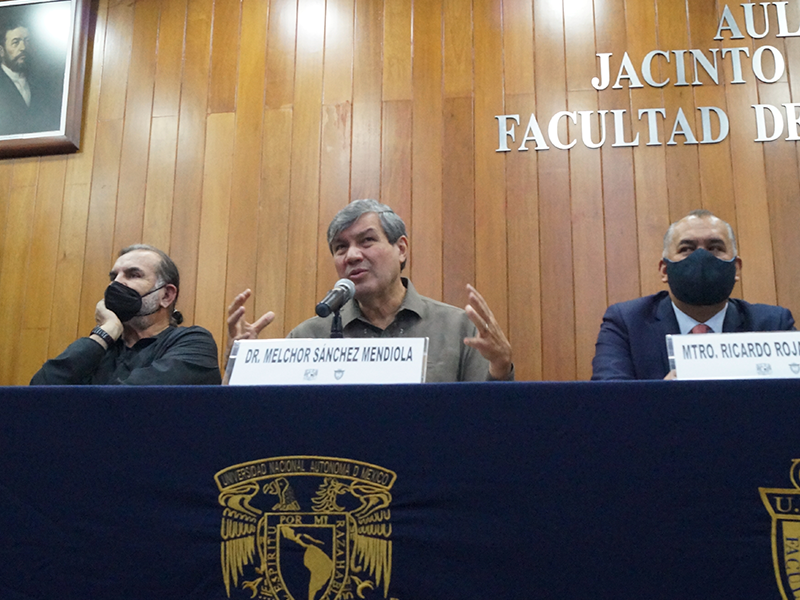 Dr. Melchor Sánchez Mendiola en la Facultad de Derecho
